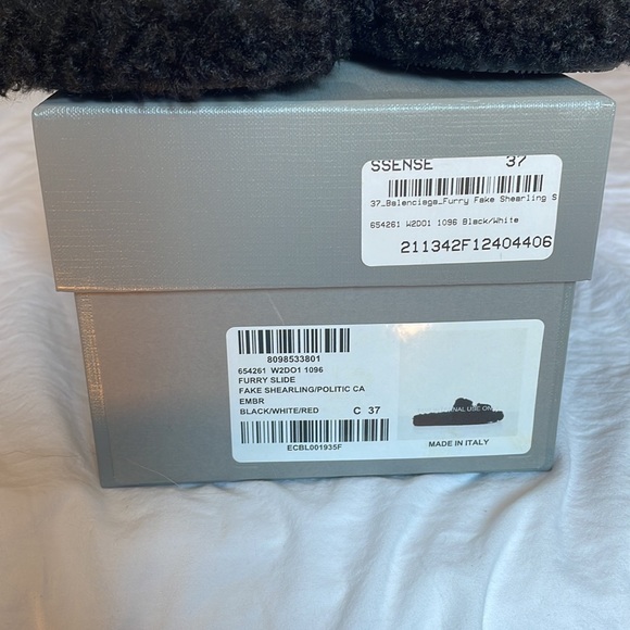 Balenciaga Furry Slide - Picture 7 of 7